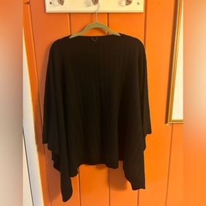 Lululemon Forward Flow Poncho black on black knit